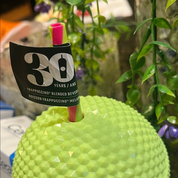 Skin / self care Essentials and Green Starbucks Frappuccino 30 years cup - Picture 11 of 13